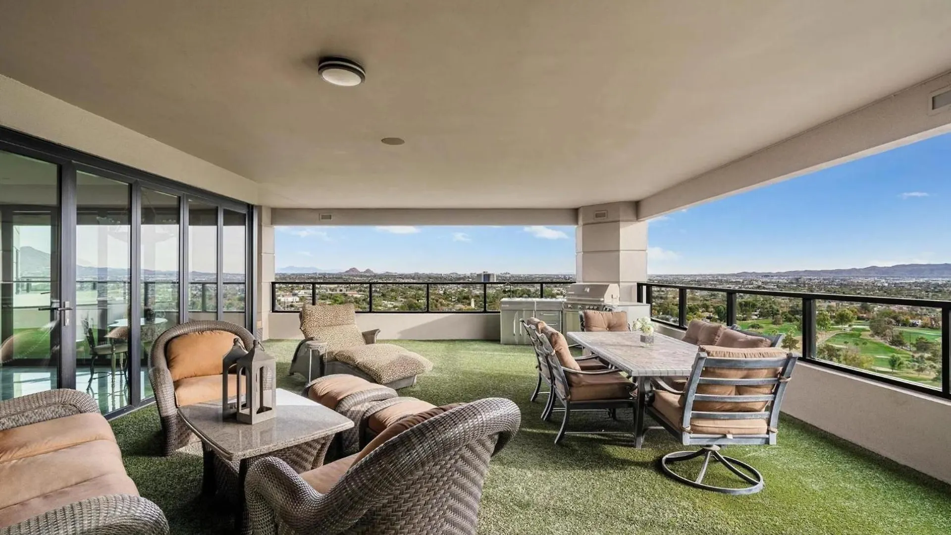 Step Inside And Rise Above The Phoenix Skyline 0*,  United States